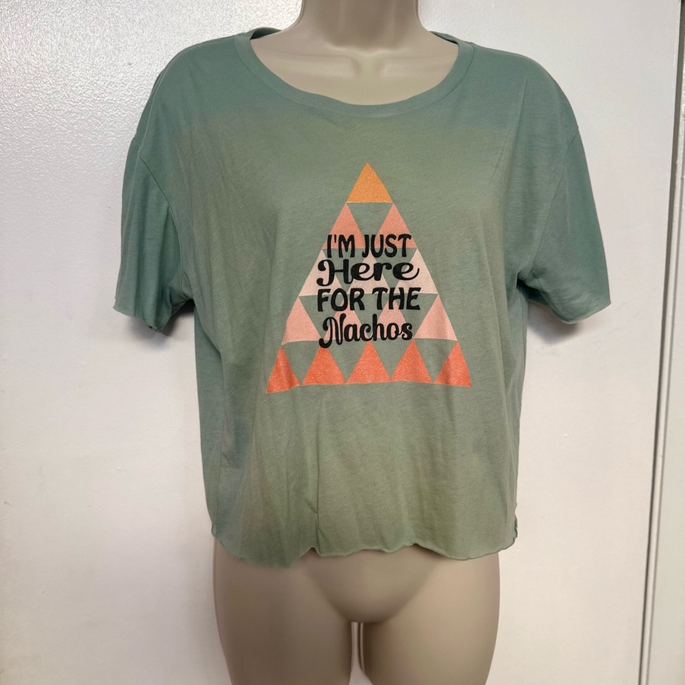 I’m Just Here For The Nachos Cropped Next Level Tee Size L